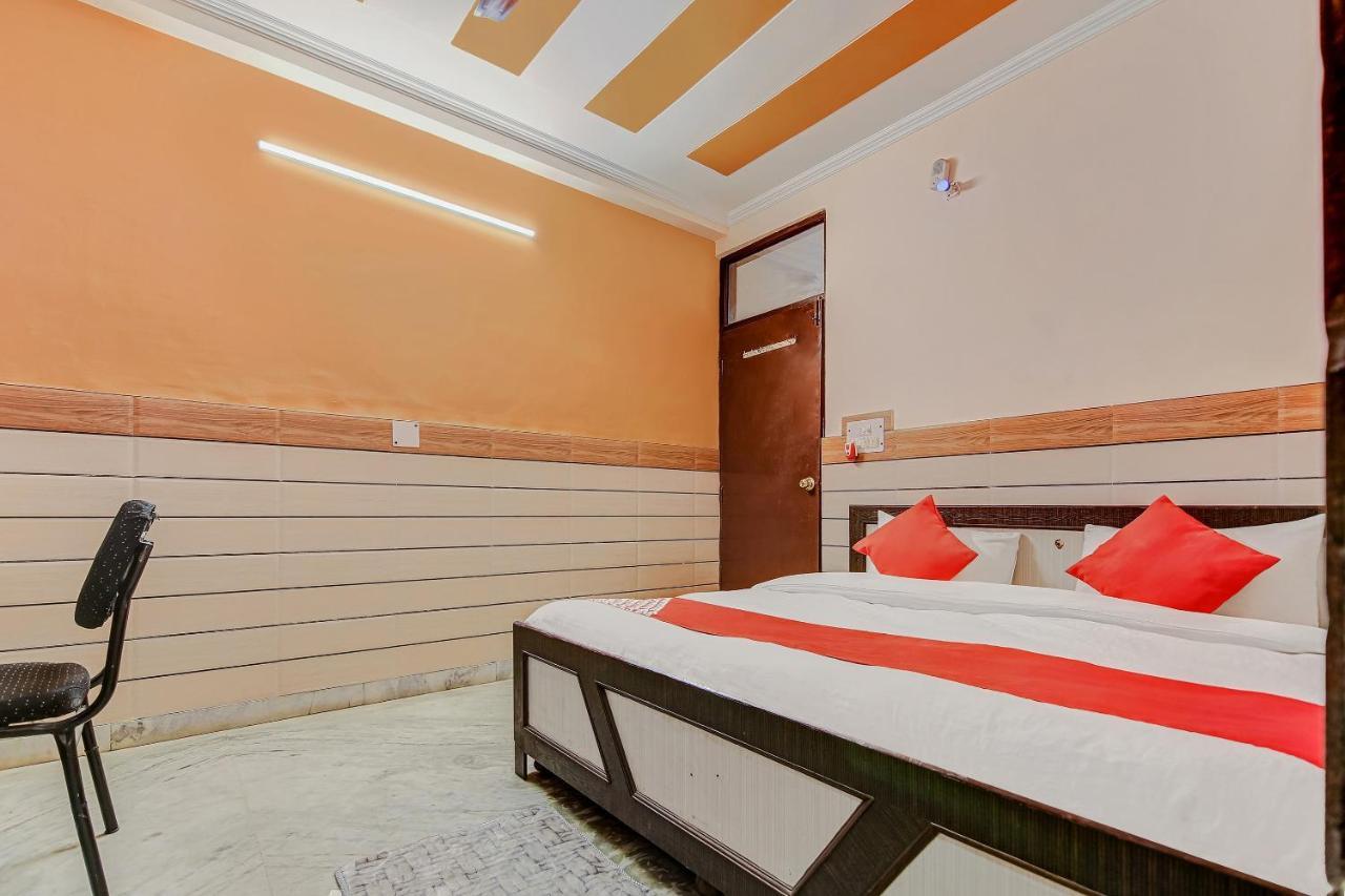 Oyo Park View Guest House Near Edm Mall Nova Deli Exterior foto