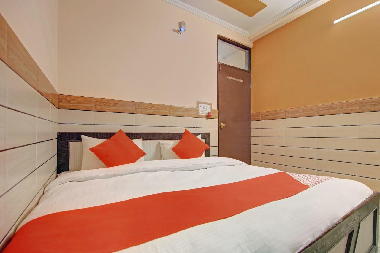 Oyo Park View Guest House Near Edm Mall Nova Deli Exterior foto